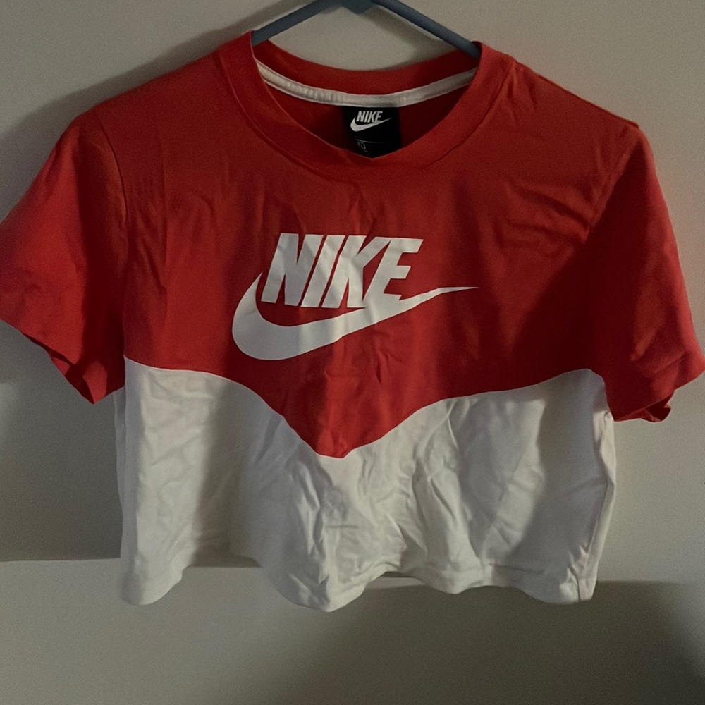 Nike Crop Top